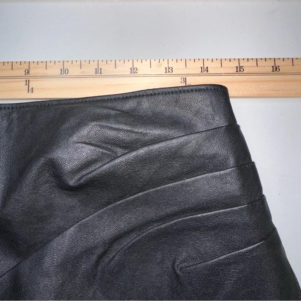 Abercrombie & Fitch Black Faux Leather Mini Skirt Gathered Side Ruching ‎ Size M